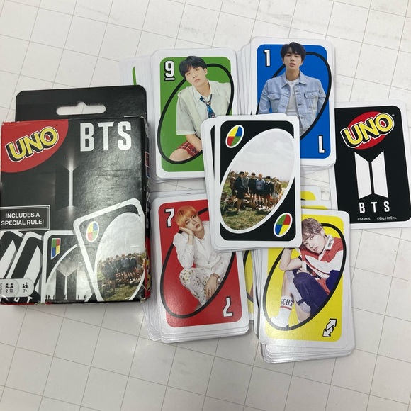 Uno BTS - themed card game Mattel - complete - Picture 4 of 5